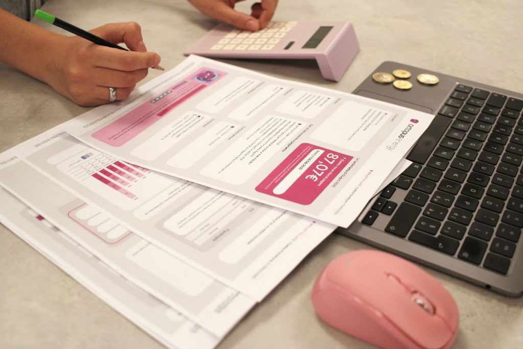 ملكية فردية أم شركة ذات مسؤولية محدودة؟ أيهما الأنسب لك في الإمارات | إكزيليوم