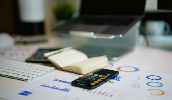 ¿Cuánto cuesta crear una empresa en los EAU