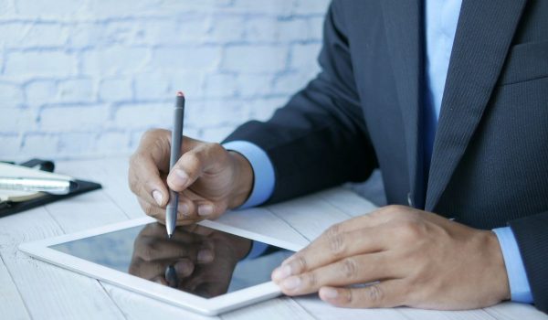 الحد الأدنى للاستثمار لتأسيس شركة في دبي – دليل شامل | إكزيليوم